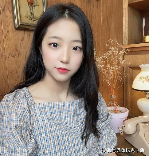 国产美女视频图书馆自拍,自拍风采，展现独特魅力